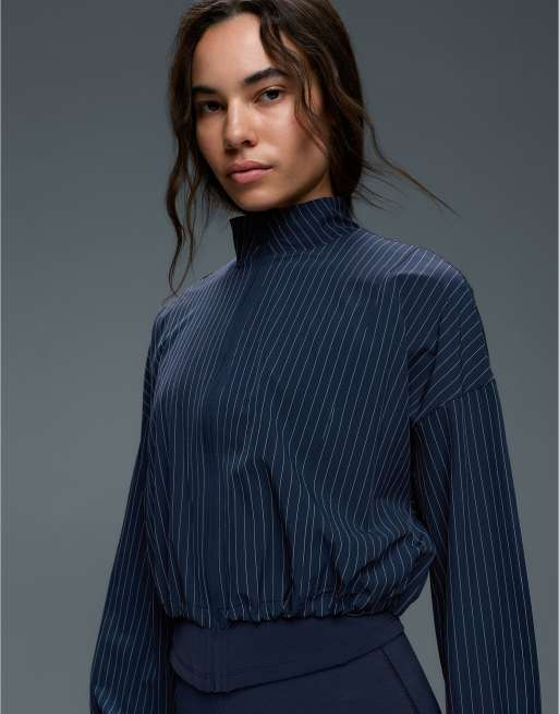OYSHO veste technique déperlante à rayures fines bleu marine, 3 de 6