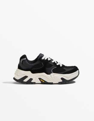 Oysho - Vibram XS Trek - Sneaker in Schwarz