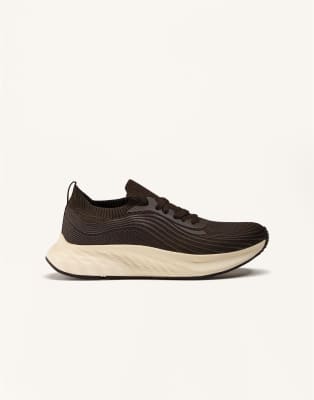 OYSHO - Vielseitige Sneaker in Braun für Alltag und Walking-Brown
