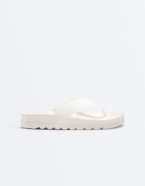 OYSHO – Vita platåsandaler - view 1