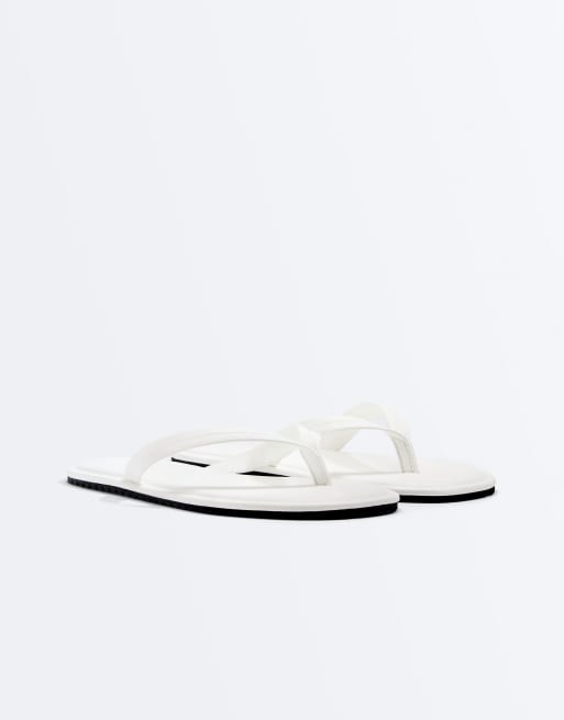 OYSHO – Vita, platta sandaler med dekorativ söm, 2 av 4