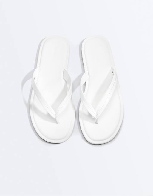 OYSHO – Vita, platta sandaler med dekorativ söm, 3 av 4