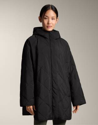 OYSHO - Wasserabweisende, wattierte Jacke in Schwarz mit Aerogel und Fellex-Füllung