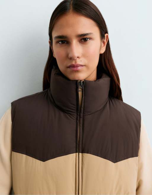 OYSHO Waterrepellent contrasting primaloft® padded jacket in camel, 3 of 6