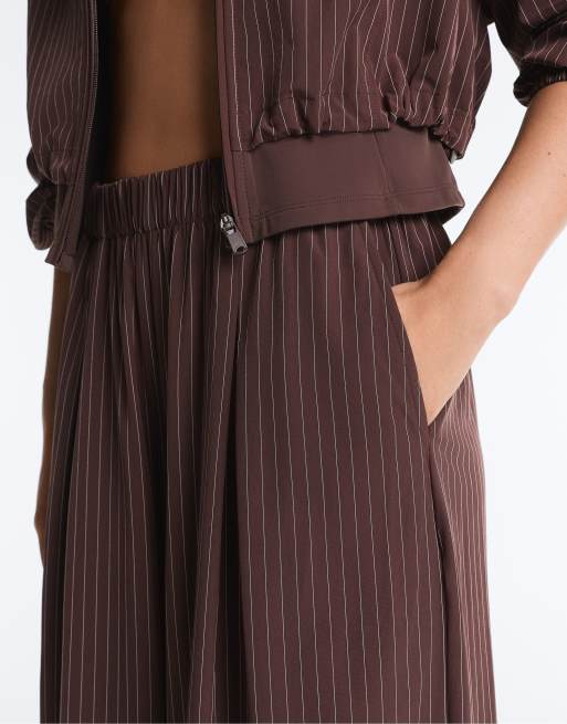 OYSHO Waterrepellent pinstripe wide-leg trousers in brown, 3 of 4