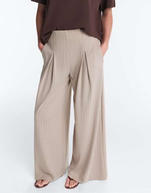 OYSHO weich anfühlende gestreifte Wide-Leg-Hose in Mink, 6 von 7