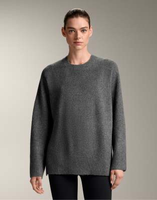 OYSHO - Weicher Strickpullover in Grau mit Rundhalsausschnitt