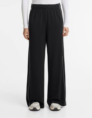 Oysho - Weite, gerade geschnittene Hose mit Modal in Schwarz und seitlicher Applikation