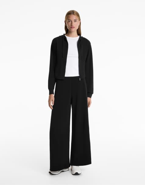 OYSHO – Weite Hose in Schwarz mit Seitenfalten und weichem Modal - view 1