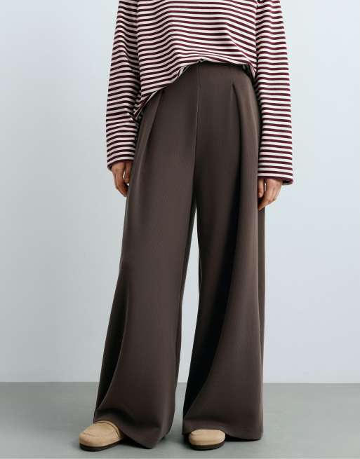 OYSHO weite Hose mit Modal in Braun, 2 von 4