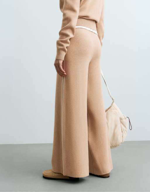 OYSHO Wide-leg knit trousers with piping and splits in camel, 3 of 4