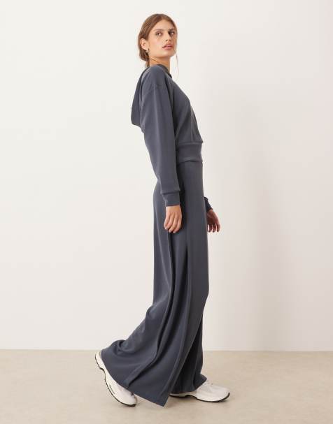 OYSHO Wide leg side-pleated trousers with soft-touch modal. in grey