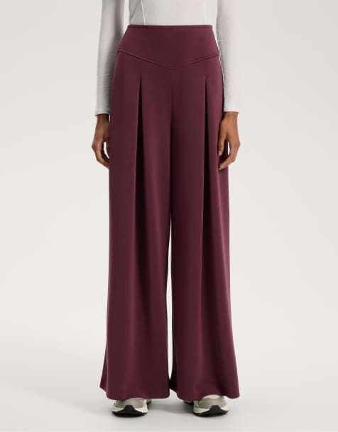 OYSHO Wide-leg trousers with front pleat and soft-touch modal in dark maroon - view 1
