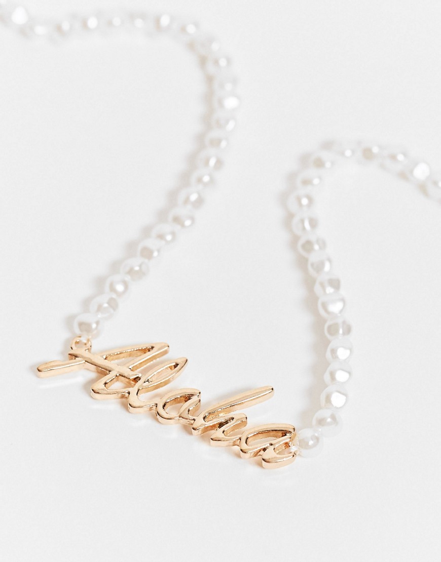 фото Ожерелье с искусственным жемчугом и подвеской со словом "aloha" asos design-золотой
