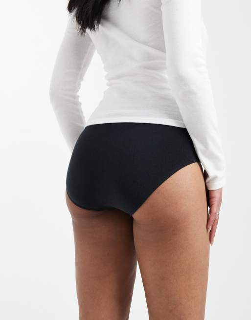 Pack de 2 braguitas negras moldeadoras con ribete de encaje en la cintura de Mamalicious Maternity, 4 de 4