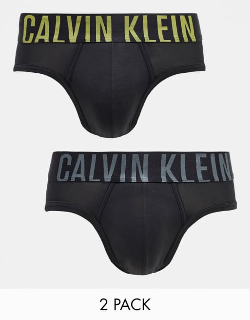 Pack de 2 calzoncillos negros de talle bajo con logo de colores en la cinturilla de Calvin Klein