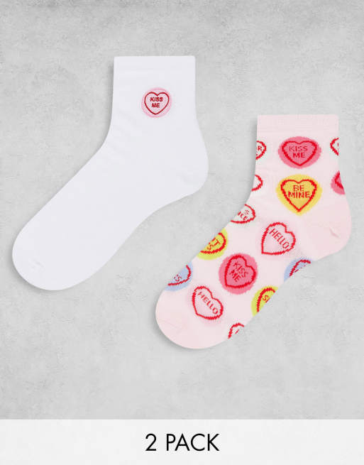 Pack de 2 pares de calcetines tobilleros de colores con diseño de Love Hearts de ASOS DESIGN