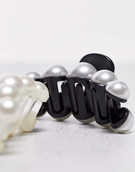 Pack de 2 pinzas para el cabello con perlas de Revolution, 2 de 4