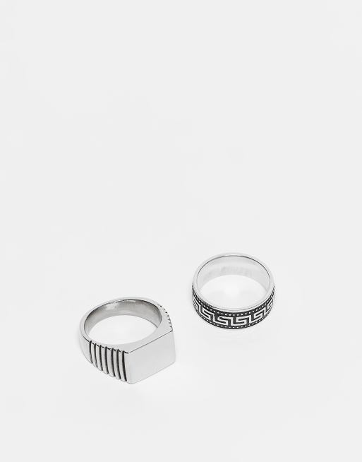 Pack de 2 anillos plateados con diseños tipo sello y de banda fina con motivo de grecas de acero inoxidable resistente al agua de ASOS DESIGN