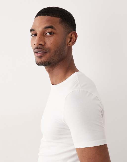 Pack de 2 camisetas de color blanco hueso y caqui básicas ajustadas de ASOS DESIGN, 3 de 5