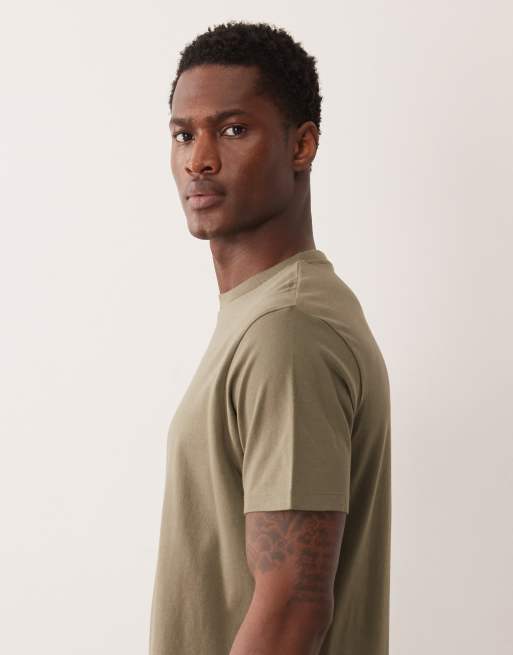 Pack de 2 camisetas de color blanco y caqui básicas de corte estándar Essentials de ASOS DESIGN, 4 de 5
