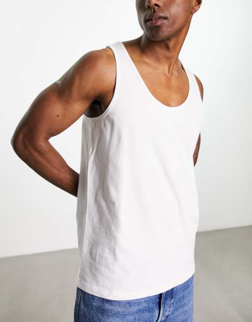 Pack de 2 camisetas de color blanco y negro básicas de tirantes con cuello ancho de ASOS DESIGN  , 5 de 5