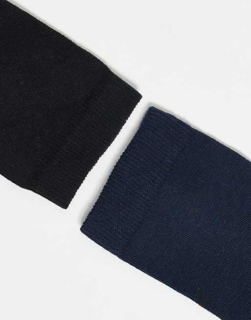 Pack de 2 pares de calcetines de color negro y azul marino de tejido rico en algodón de ASOS DESIGN, 2 de 3