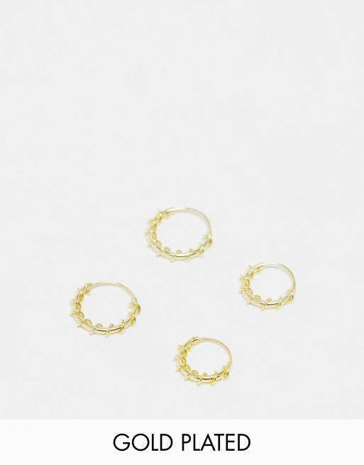 Pack de 2 pendientes de aro dorados con diseño retorcido chapados en oro de Kingsley Ryan
