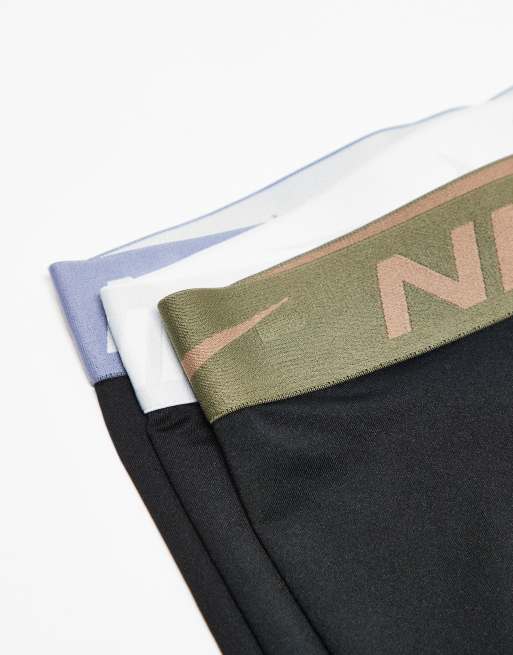 Pack de 3 calzoncillos negros con cinturillas en contraste Dri-FIT Essential Microfibre de Nike, 2 de 3