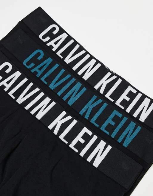 Pack de 3 calzoncillos negros con logo en la cinturilla Intense Power de Calvin Klein, 3 de 4