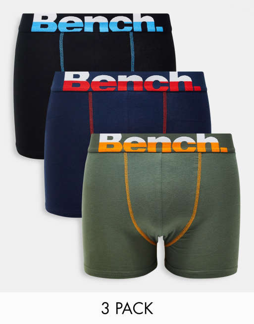 Pack de 3 calzoncillos tipo bóxer de color azul marino, negro y caqui con logo extragrande de Bench