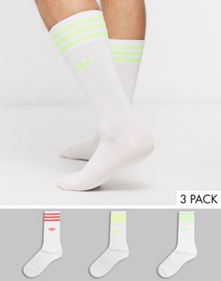 mordedura derrocamiento Minimizar Pack de 3 pares de calcetines de deporte blancos y flúor de adidas  Originals | ASOS