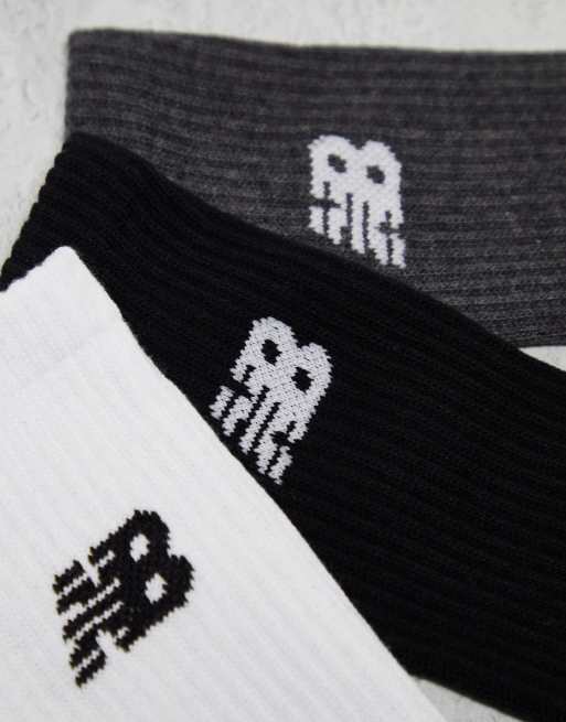 Pack de 3 pares de calcetines deportivos de varios colores con logo de New Balance
