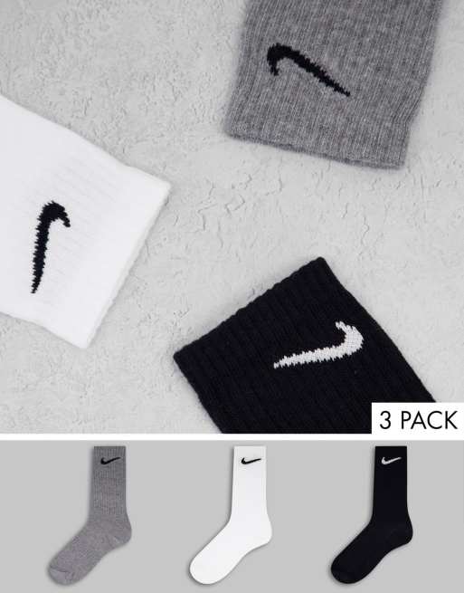 Pack de 3 pares de calcetines deportivos de varios colores unisex de Nike Training