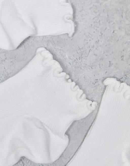 Pack de 3 pares de calcetines tobilleros blancos con volante en el borde de ASOS DESIGN  , 4 de 4