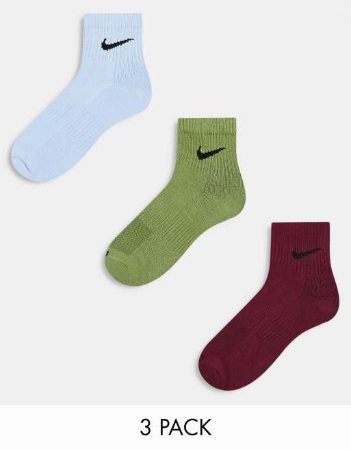 Pack de 3 pares de calcetines tobilleros de colores naturales unisex acolchados de Nike Training