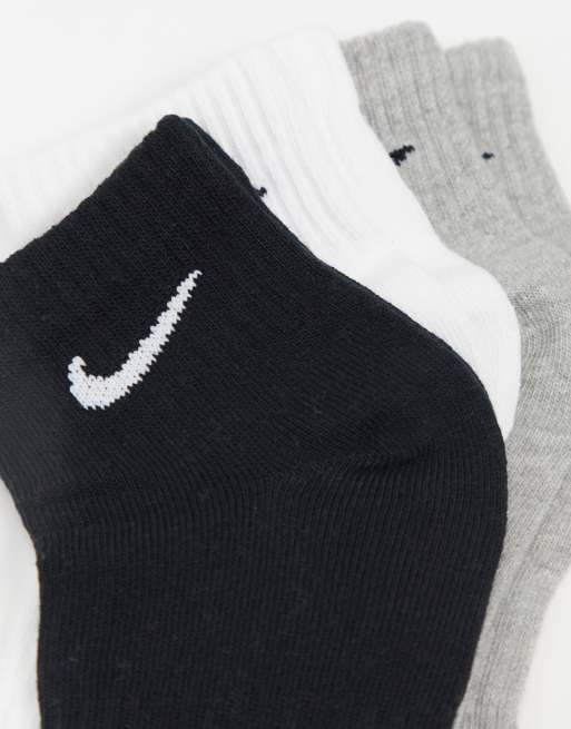 Pack de 3 pares de calcetines tobilleros multicolores unisex de Nike Training, 2 de 4