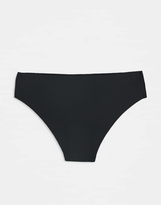 Pack de 3 braguitas brasileñas negras con diseño invisible de ASOS DESIGN Curve, 2 de 3