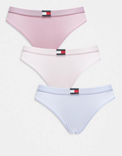 Pack de 3 braguitas de color lila y rosa pastel de corte bikini con detalle de bandera de Tommy Hilfiger