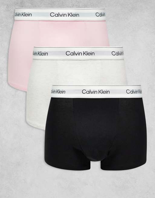 Pack de 3 calzoncillos de color negro, blanco y rosa reforzados de algodón elástico Icon Cotton Stretch de Calvin Klein