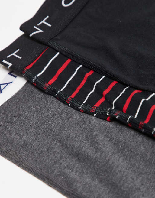 Pack de 3 calzoncillos de color rojo, negro y a rayas con cinturilla del logo de GANT , 2 de 3
