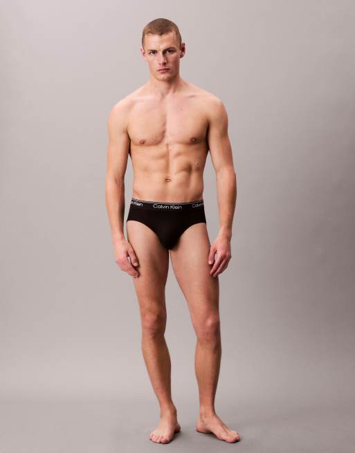 Pack de 3 calzoncillos slip negros Micro Stretch de Calvin Klein, 2 de 3