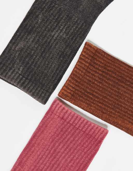 Pack de 3 pares de calcetines de color rosa, negro y marrón de estilo deportivo de Monki, 3 de 3