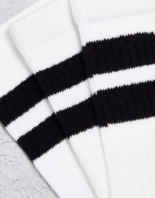 Pack de 3 pares de calcetines deportivos blancos a rayas negras de Weekday, 3 de 4