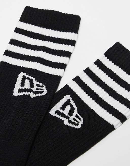Pack de 3 pares de calcetines negros con detalle de rayas y logo de New Era, 2 de 4
