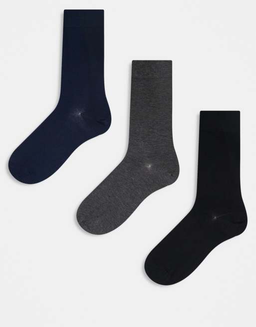 Pack de 3 pares de calcetines tobilleros de color negro, azul marino y gris oscuro melange de ARKET