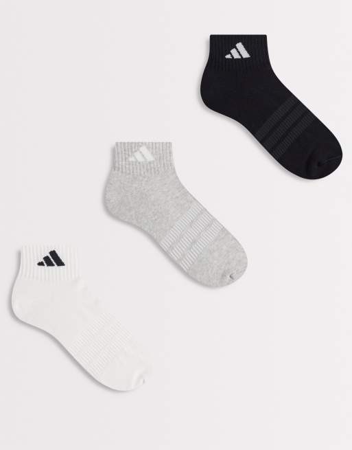 Pack de 3 pares de calcetines tobilleros de color negro, blanco y gris de adidas Sportswear