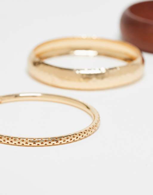 Pack de 3 pulseras doradas y marrón oscuro madera rígidas sin cierres de DesignB London, 3 de 3