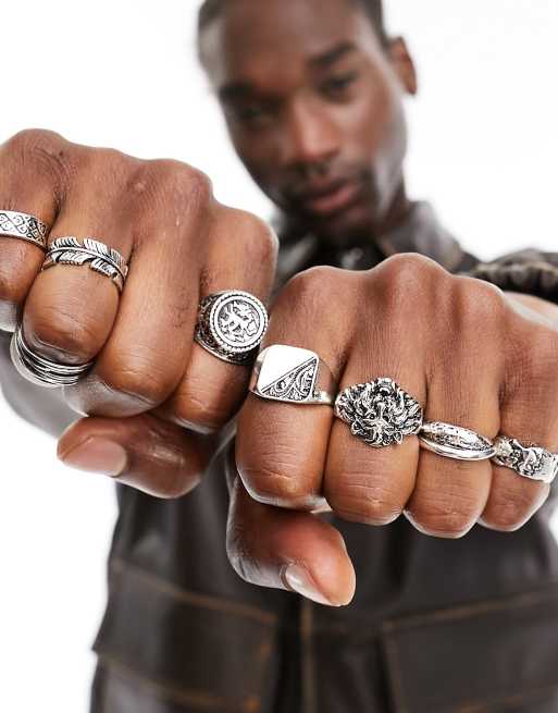 Pack de 8 anillos de banda y tipo sello de tono plateado pulido de ASOS DESIGN, 3 de 4