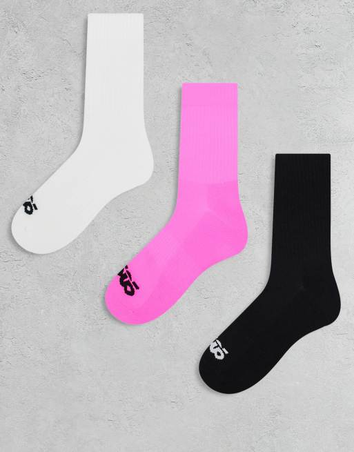 Pack de calcetines de color blanco, negro y rosa neón para correr con soporte en el puente y acabado antibacteriano de 4505